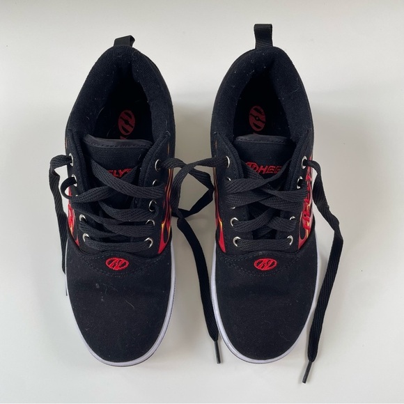 Heelys Pro 20 Skate Shoe in Black Flames Size 5 - Picture 2 of 8